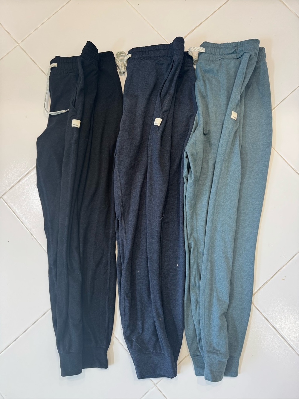 Vuori Women's Jogger Set - Black, midnight blue & sea green